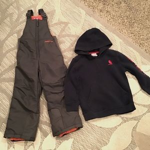 Set of 2 - insulated snow pants with Carhartt hooded sweatshirt